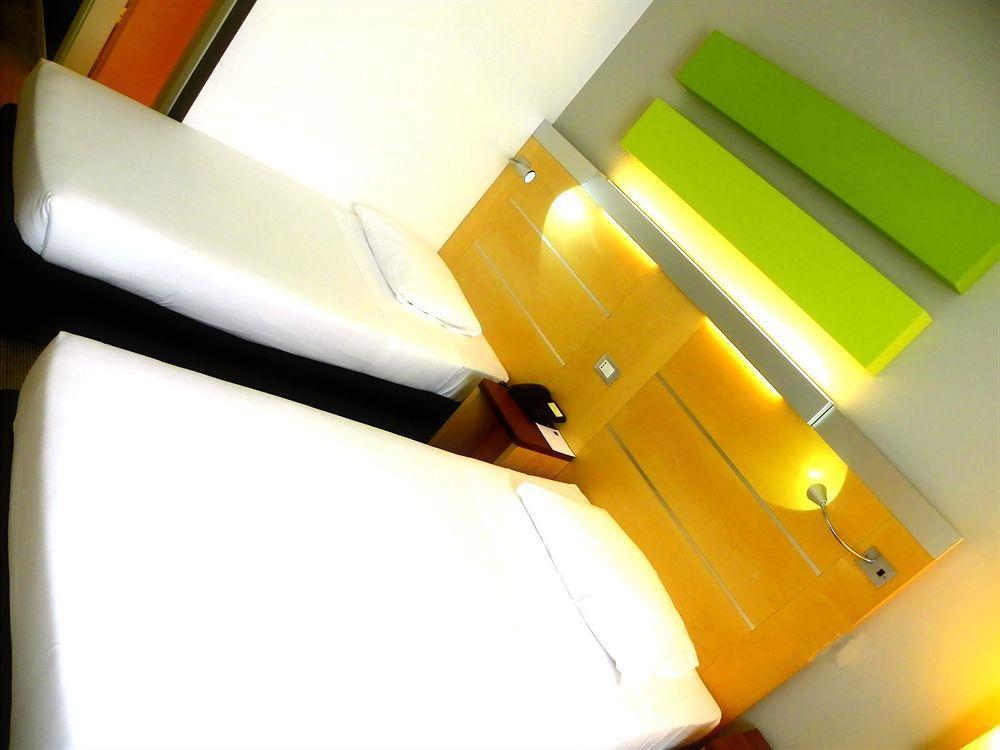 Ih Hotels Milano Gioia Exterior photo