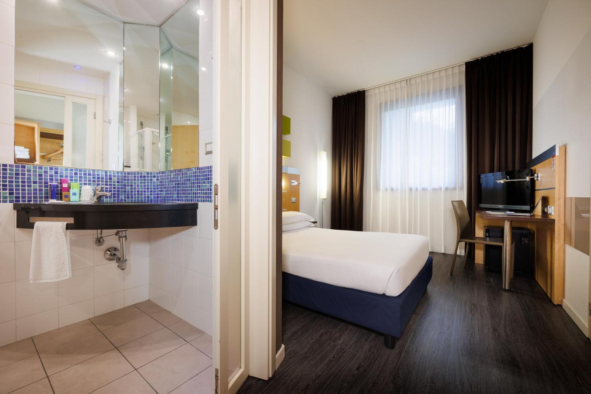 Ih Hotels Milano Gioia Exterior photo