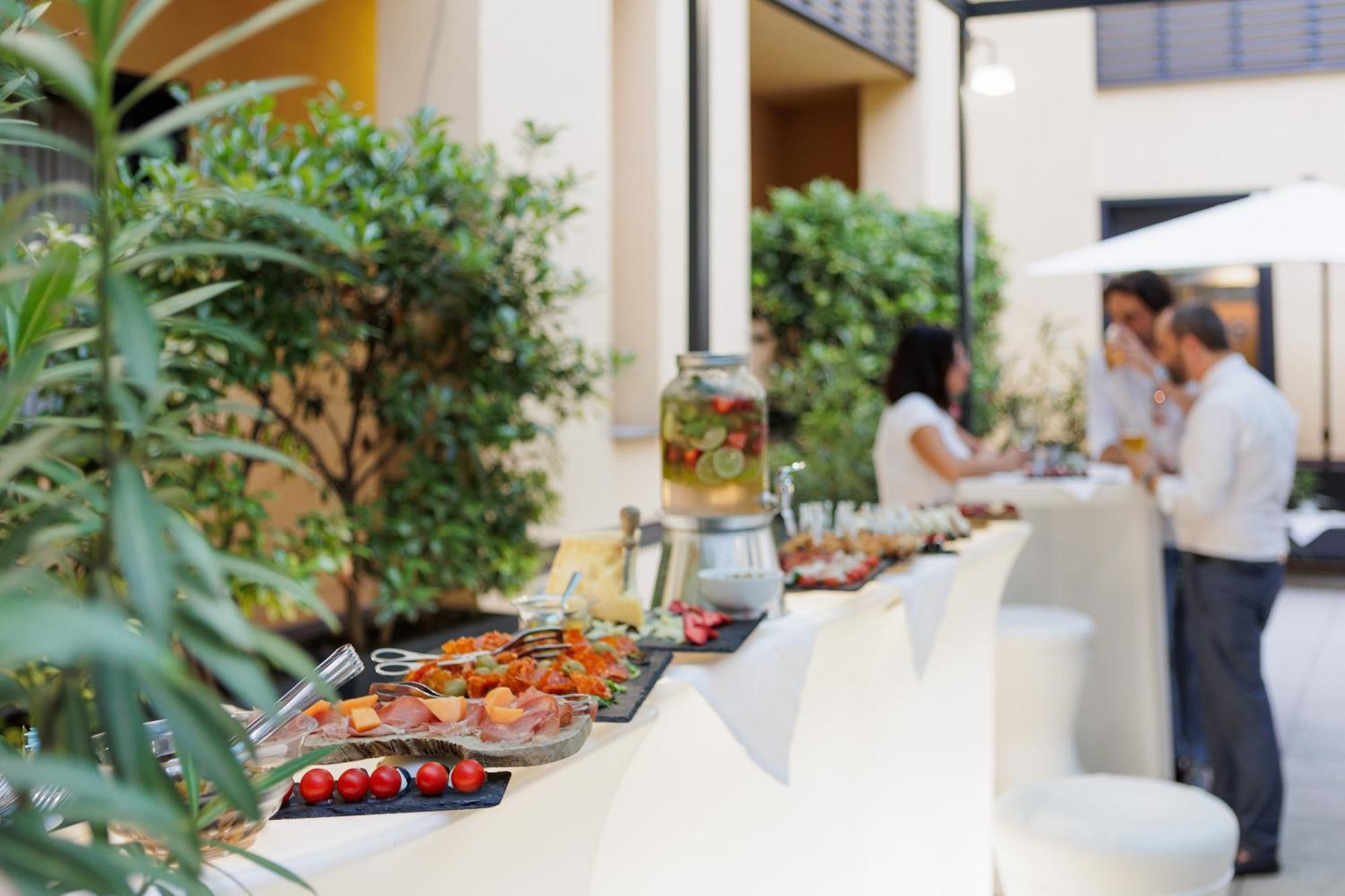 Ih Hotels Milano Gioia Exterior photo