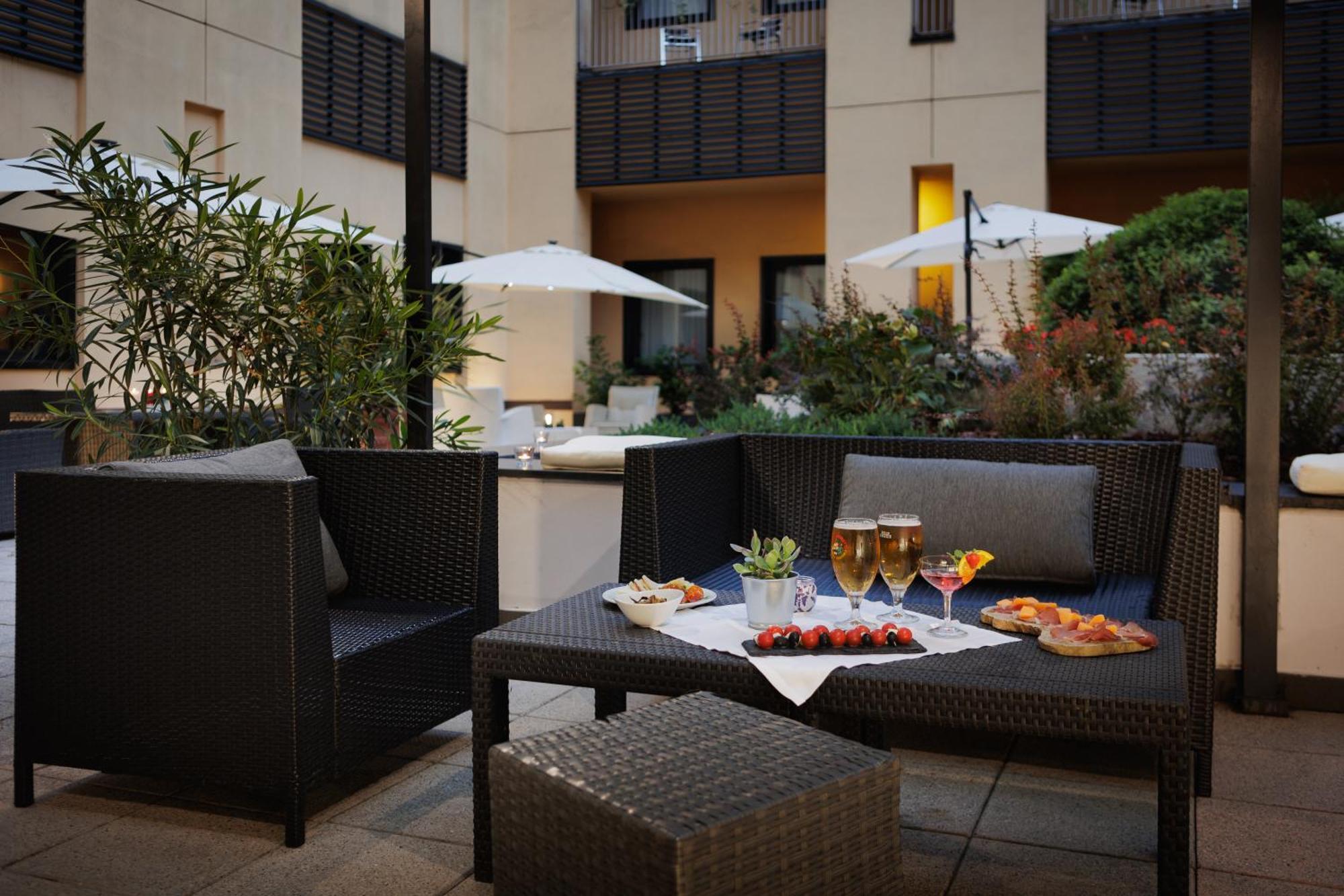 Ih Hotels Milano Gioia Exterior photo