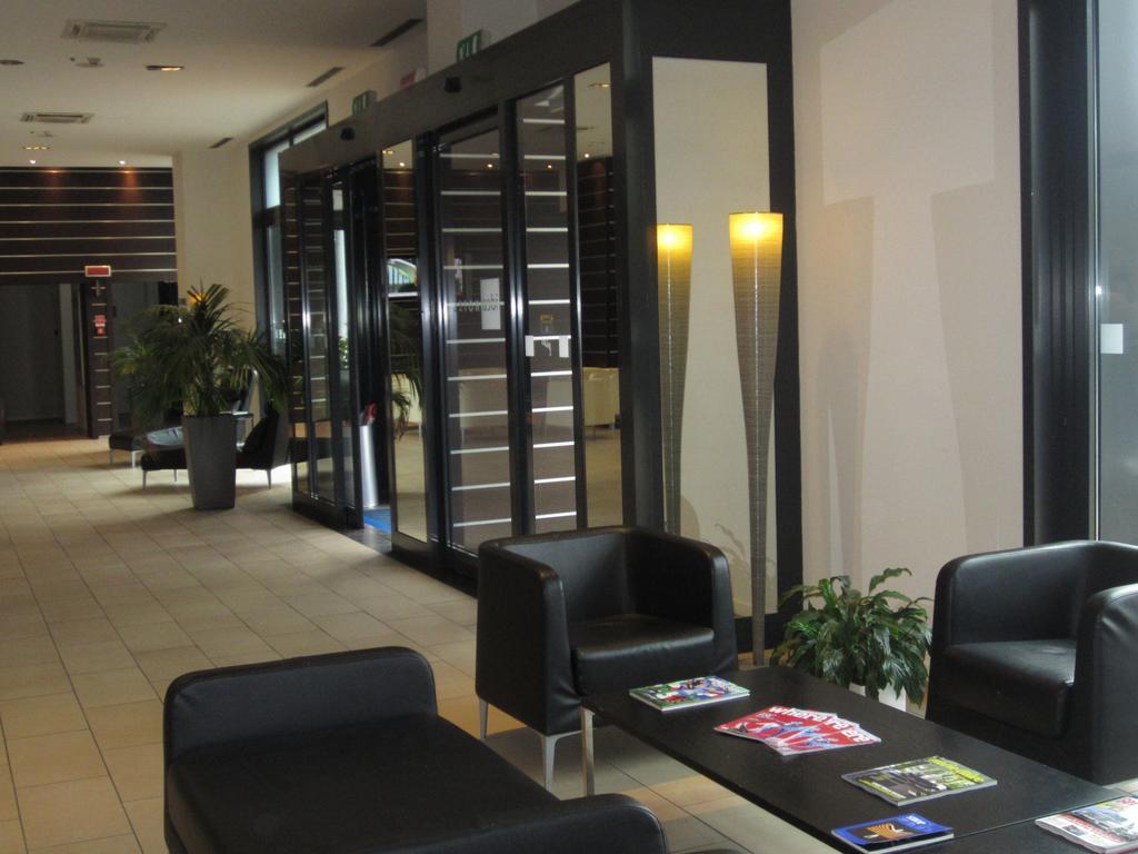Ih Hotels Milano Gioia Exterior photo