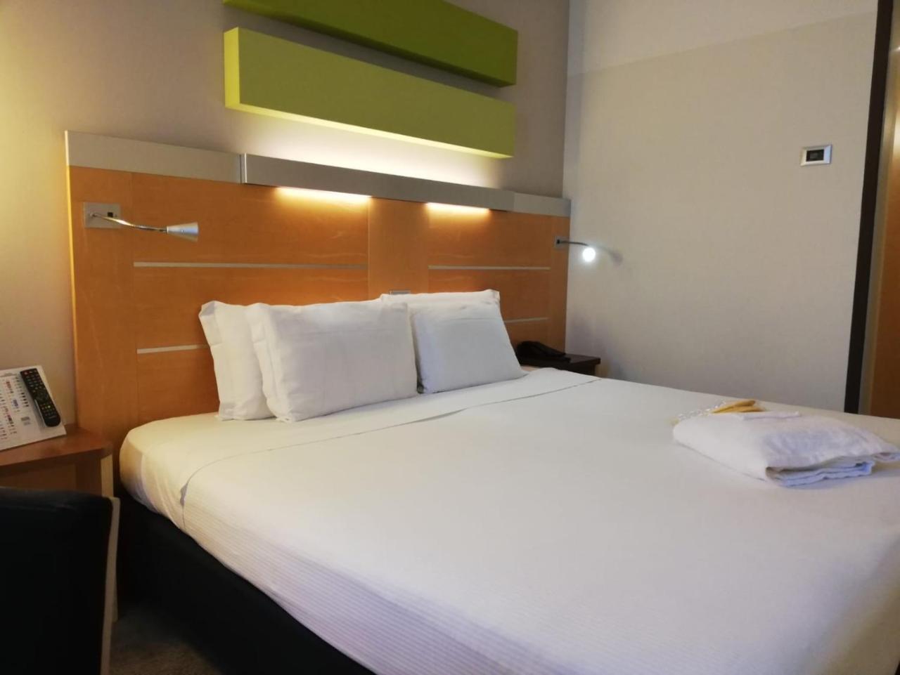 Ih Hotels Milano Gioia Exterior photo