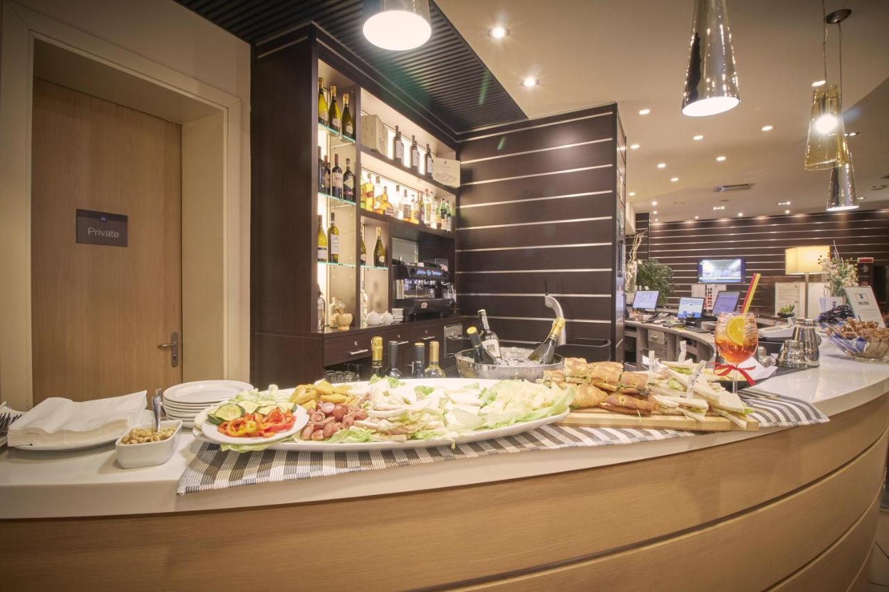 Ih Hotels Milano Gioia Exterior photo