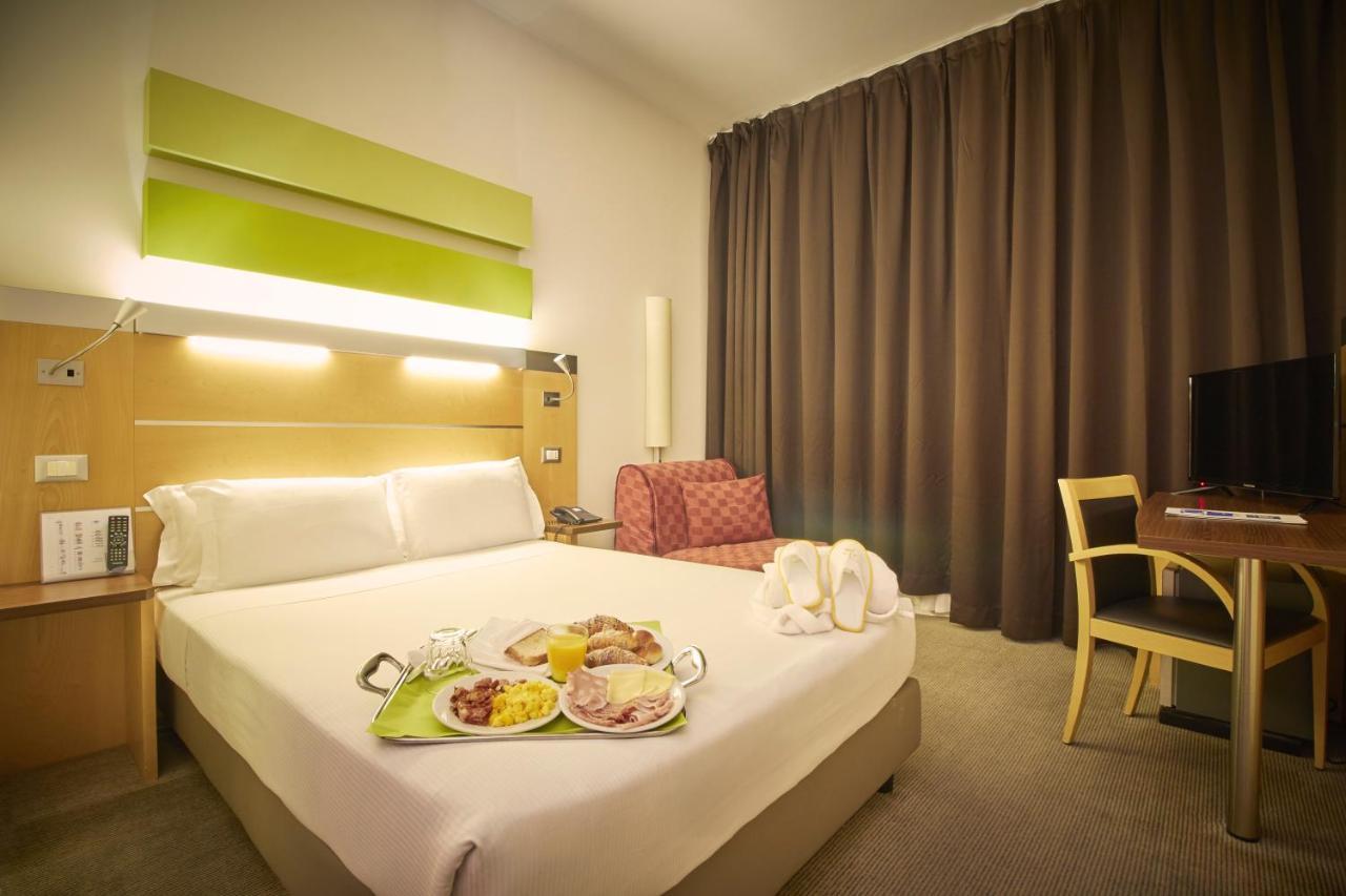 Ih Hotels Milano Gioia Exterior photo